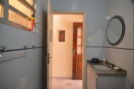 Casa à venda com 126m², 3 quartos e 2 vagasBanheiro Social