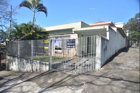 Casa à venda com 126m², 3 quartos e 2 vagasFachada