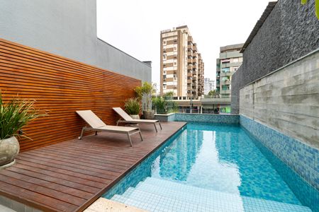 Apartamento à venda com 75m², 2 quartos e 2 vagas Apartamento à venda com 75m², 2 quartos e 2 vagasÁrea comum - Piscina