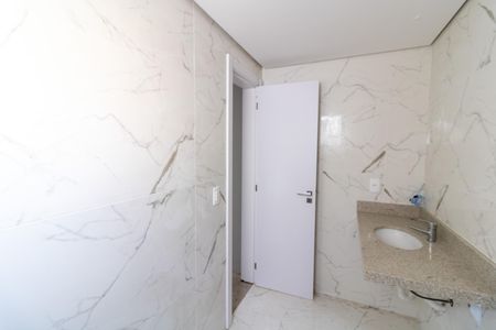 Apartamento à venda com 75m², 2 quartos e 2 vagas Apartamento à venda com 75m², 2 quartos e 2 vagasBanheiro da Suíte