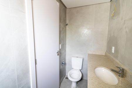 Apartamento à venda com 75m², 2 quartos e 2 vagas Apartamento à venda com 75m², 2 quartos e 2 vagasBanheiro