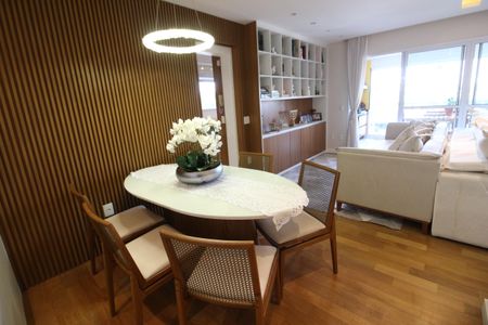 Apartamento à venda com 125m², 3 quartos e 2 vagasSala