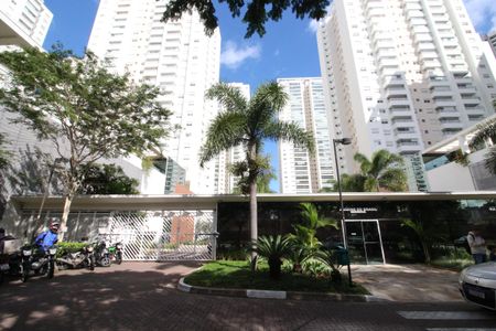 Apartamento à venda com 125m², 3 quartos e 2 vagasFachada e portaria