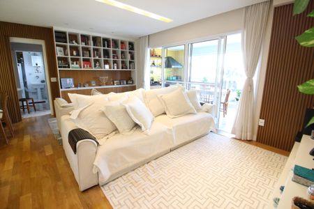 Apartamento à venda com 125m², 3 quartos e 2 vagasSala