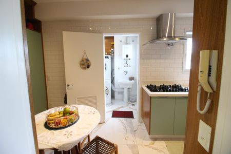 Apartamento à venda com 125m², 3 quartos e 2 vagasCozinha