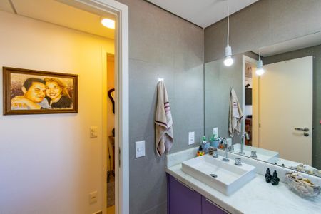 Apartamento para alugar com 73m², 2 quartos e 3 vagas Apartamento para alugar com 73m², 2 quartos e 3 vagasBanheiro da Suíte 1