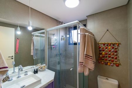 Apartamento para alugar com 73m², 2 quartos e 3 vagas Apartamento para alugar com 73m², 2 quartos e 3 vagasBanheiro da Suíte 1