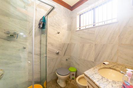 Casa à venda com 360m², 4 quartos e 4 vagasBanheiro de serviço