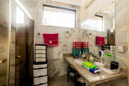 Casa à venda com 360m², 4 quartos e 4 vagasBanheiro da Suíte 1