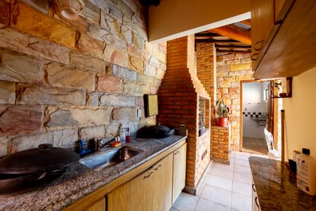 Casa à venda com 360m², 4 quartos e 4 vagasÁrea comum