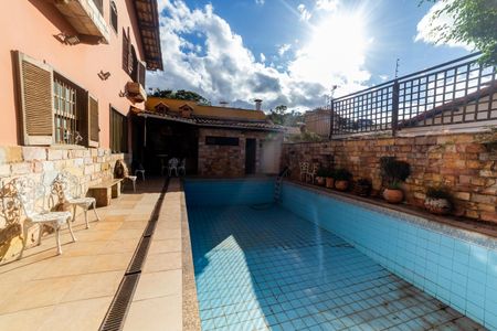 Casa à venda com 360m², 4 quartos e 4 vagasÁrea comum