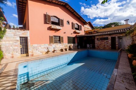 Casa à venda com 360m², 4 quartos e 4 vagasÁrea comum