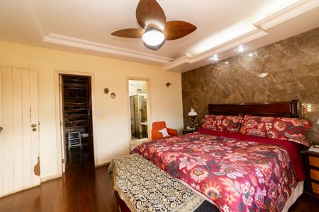 Casa à venda com 360m², 4 quartos e 4 vagasSuíte 1