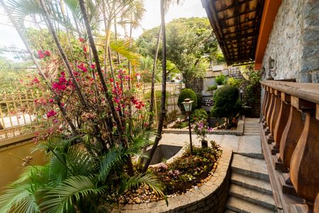 Casa à venda com 360m², 4 quartos e 4 vagasÁrea comum