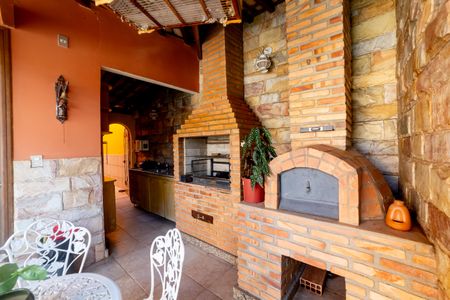 Casa à venda com 360m², 4 quartos e 4 vagasÁrea comum