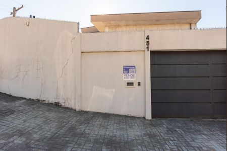 Casa à venda com 412m², 3 quartos e 2 vagasPlaquinha e Fachada Casa 2