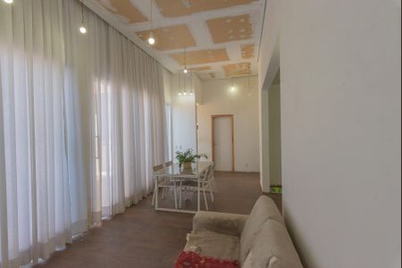Casa à venda com 412m², 3 quartos e 2 vagasSala