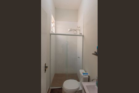 Casa à venda com 412m², 3 quartos e 2 vagasCasa 2- Banheiro 2