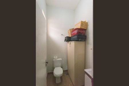 Casa à venda com 412m², 3 quartos e 2 vagasCasa 2- Banheiro