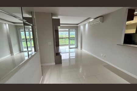 Apartamento à venda com 90m², 2 quartos e 1 vagaSala
