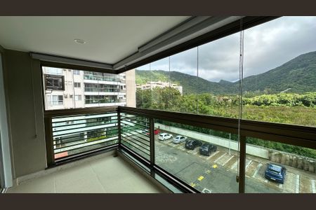 Apartamento à venda com 90m², 2 quartos e 1 vagaVaranda