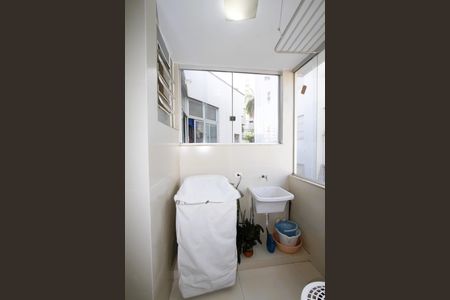 Apartamento à venda com 105m², 3 quartos e 1 vagaÁrea de Serviço