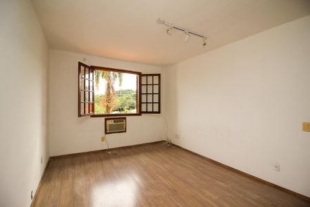 Casa à venda com 200m², 3 quartos e 3 vagasQuarto Suíte