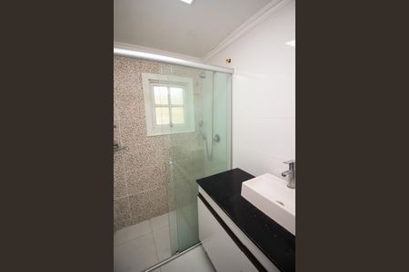 Casa à venda com 200m², 3 quartos e 3 vagasBanheiro 