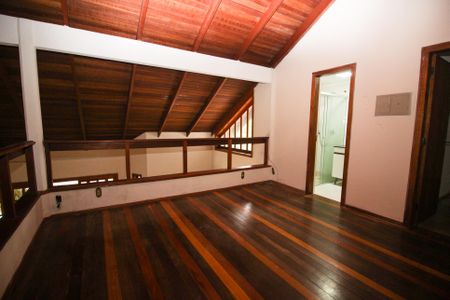 Casa à venda com 200m², 3 quartos e 3 vagasSala