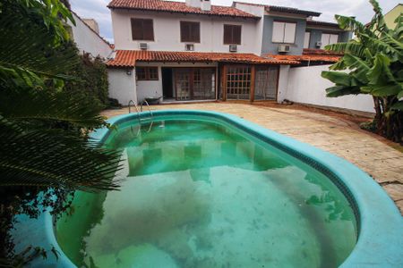 Casa à venda com 200m², 3 quartos e 3 vagasÁrea comum