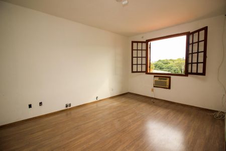 Casa à venda com 200m², 3 quartos e 3 vagasQuarto Suíte