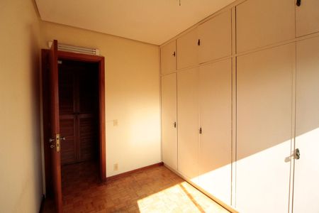 Apartamento à venda com 220m², 3 quartos e 1 vagaQuarto 2