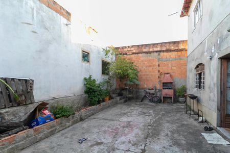 Casa à venda com 360m², 5 quartos e 5 vagasQuintal