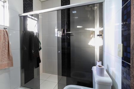 Casa à venda com 360m², 5 quartos e 5 vagasBanheiro da suíte