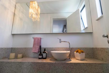 Apartamento para alugar com 202m², 4 quartos e 3 vagasLavabo