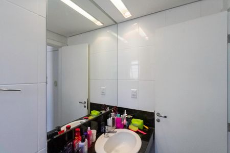 Apartamento para alugar com 202m², 4 quartos e 3 vagasBanheiro da suíte 1