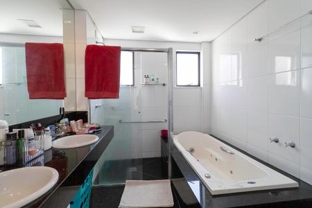 Apartamento para alugar com 202m², 4 quartos e 3 vagasBanheiro da suíte 3