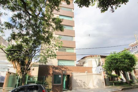 Apartamento para alugar com 202m², 4 quartos e 3 vagasFachada