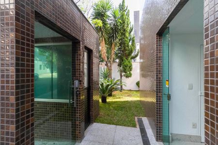 Apartamento para alugar com 202m², 4 quartos e 3 vagasEntrada