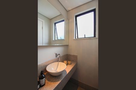 Apartamento para alugar com 202m², 4 quartos e 3 vagasLavabo