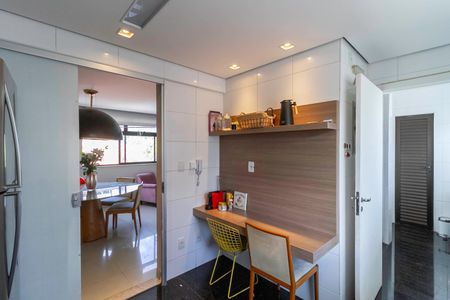 Apartamento para alugar com 202m², 4 quartos e 3 vagasCozinha