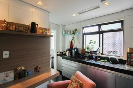 Apartamento para alugar com 202m², 4 quartos e 3 vagasCozinha