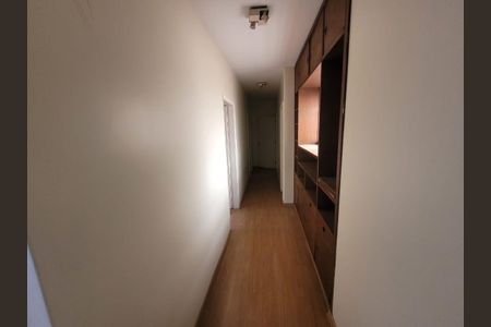 Casa para alugar com 160m², 3 quartos e 4 vagas Casa para alugar com 160m², 3 quartos e 4 vagasCorredor