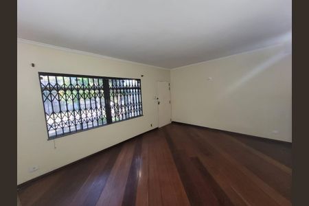 Casa para alugar com 160m², 3 quartos e 4 vagas Casa para alugar com 160m², 3 quartos e 4 vagasSala