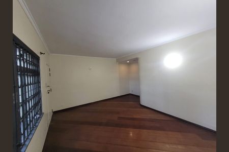 Casa para alugar com 160m², 3 quartos e 4 vagas Casa para alugar com 160m², 3 quartos e 4 vagasSala