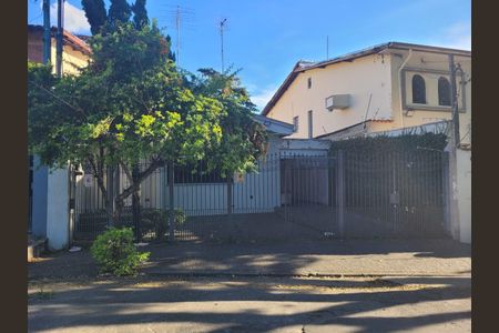 Casa para alugar com 160m², 3 quartos e 4 vagas Casa para alugar com 160m², 3 quartos e 4 vagasFachada