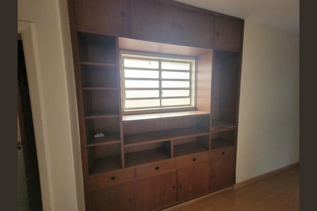 Casa para alugar com 160m², 3 quartos e 4 vagas Casa para alugar com 160m², 3 quartos e 4 vagasCorredor