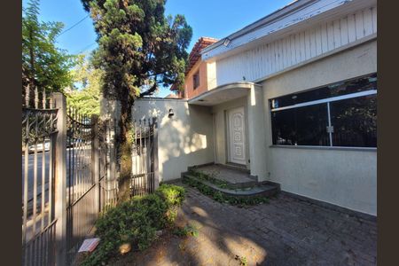 Casa para alugar com 160m², 3 quartos e 4 vagas Casa para alugar com 160m², 3 quartos e 4 vagasÁrea Externa