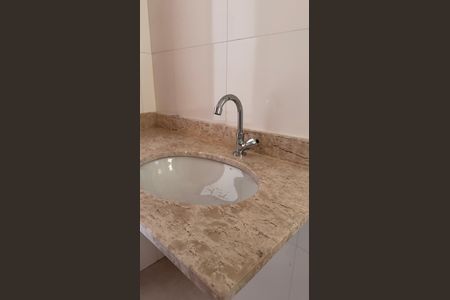 Casa à venda com 120m², 3 quartos e 2 vagasBanheiro