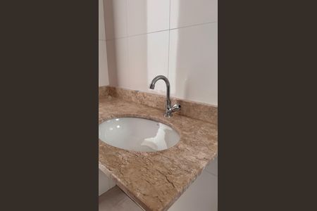 Casa à venda com 120m², 3 quartos e 2 vagasBanheiro